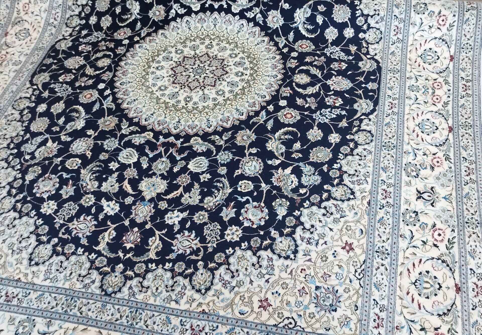 ペルシャ絨毯,手織り絨毯,オリエンタルラグ,イラン,ナイン,6ラ 